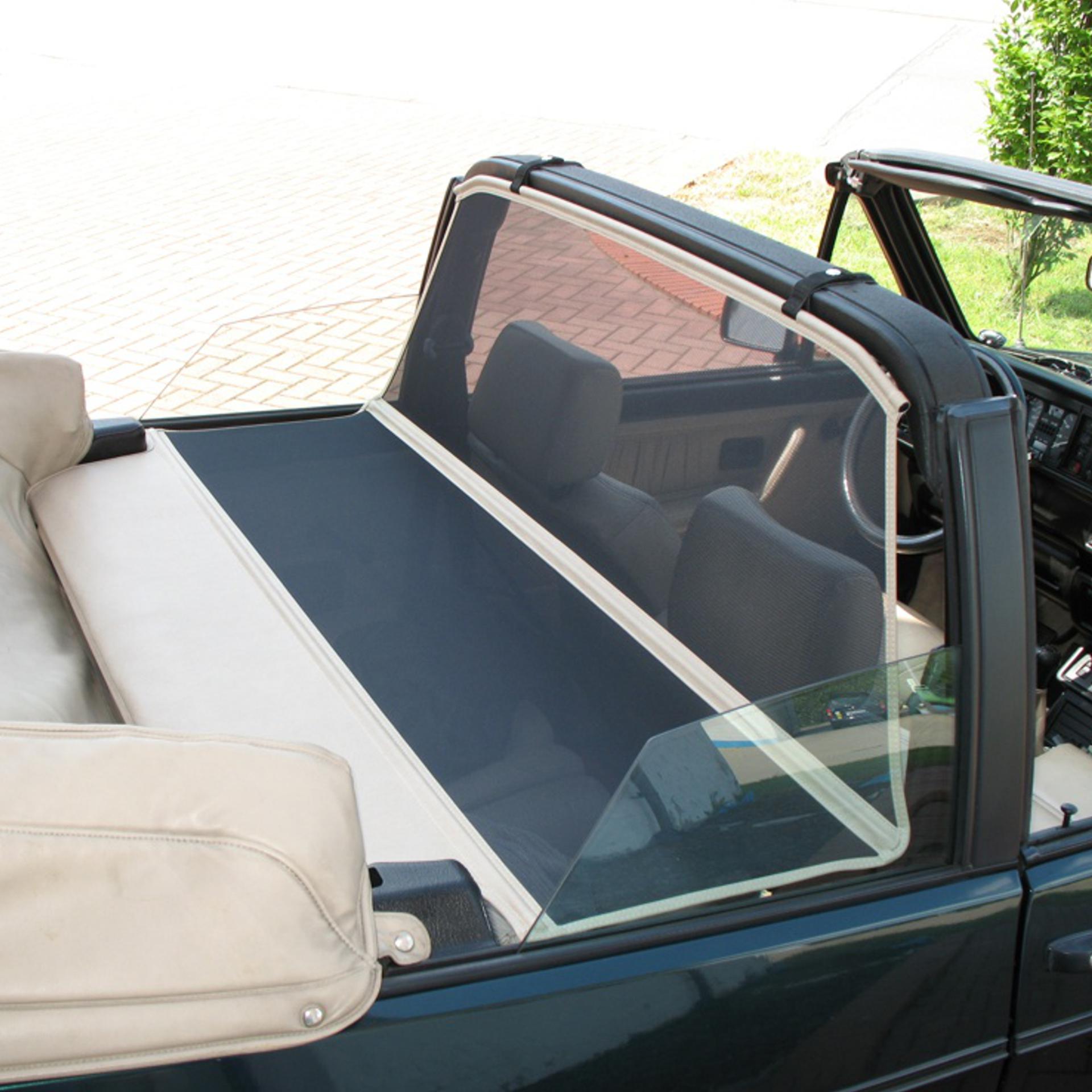 ein XLC Windschott in einem Golf 1